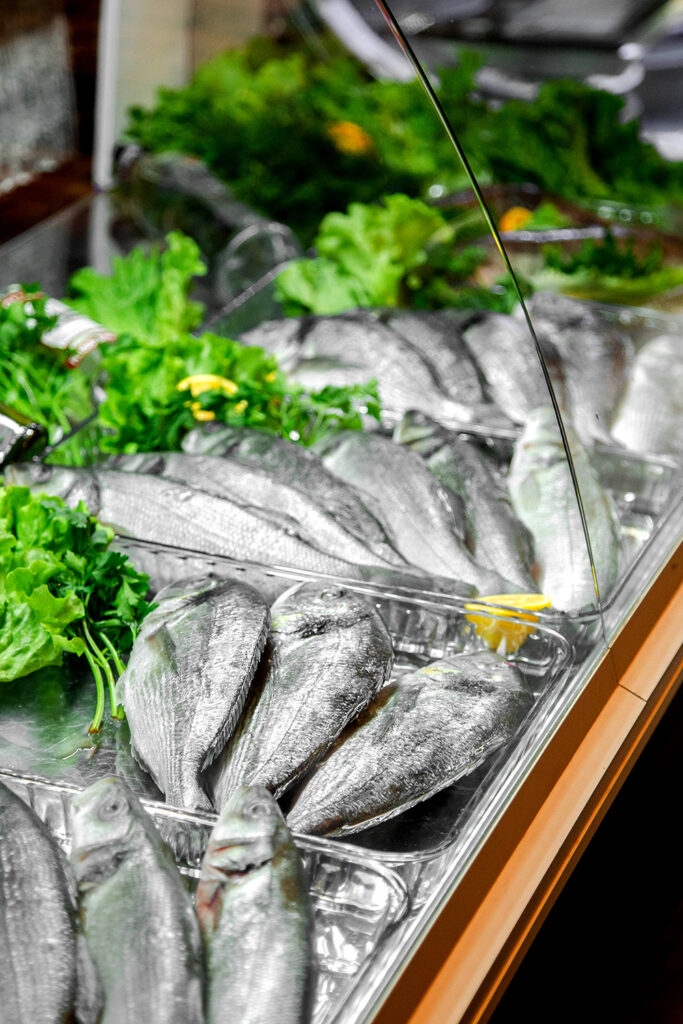 Fisch in Theke